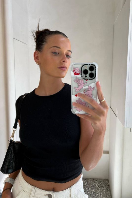 TAYA BROOKS - Instagram Photos 03/07/2022
