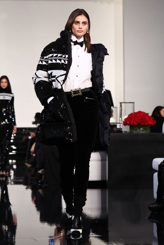 TAYLOR HILL at Backstage at Ralph Lauren Fashion Show in New York 03/22/2022