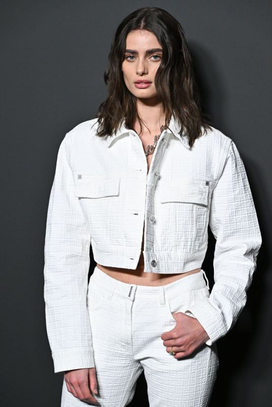 TAYLOR HILL at Givenchy Womenswear Fall/Winter Show at Paris Fashion Week 03/06/2022