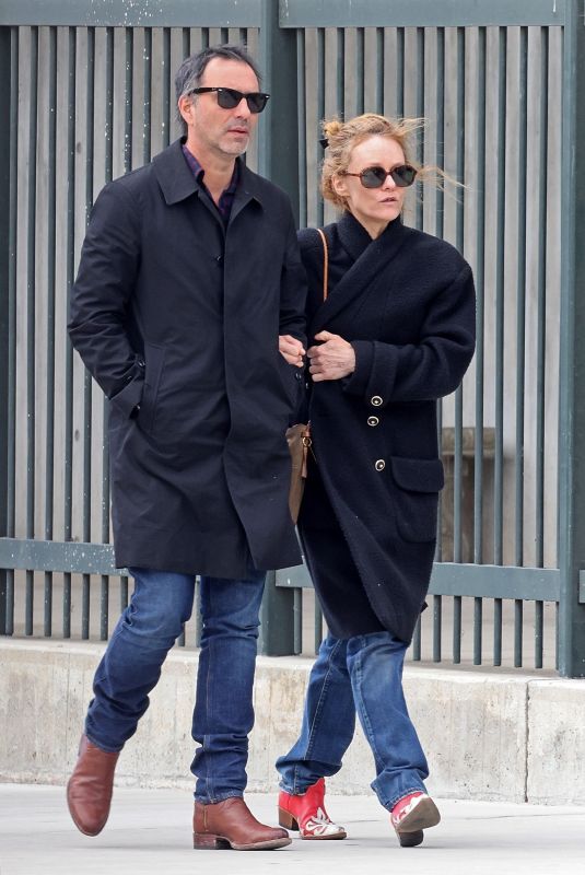 VANESSA PARADIS and Samuel Benchetrit Out in Studio City 03/04/2022