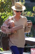 VANESSA PARDIS Sopping for Grocery in Hollywood Hills 03/06/2022