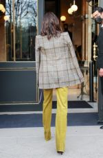 VICTORIA BECKHAM Arrives at La Reserve Hotel in Paris 03/03/2022