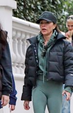 VICTORIA BECKHAM Out in Notting Hill 03/10/2022