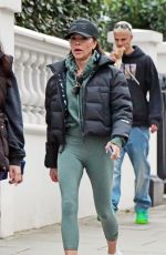 VICTORIA BECKHAM Out in Notting Hill 03/10/2022
