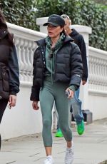 VICTORIA BECKHAM Out in Notting Hill 03/10/2022