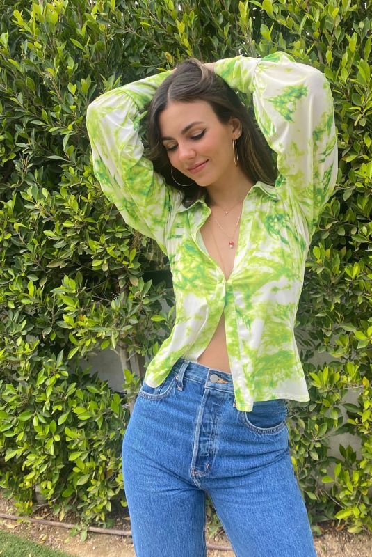 VICTORIA JUSTICE - Instagram Photos 03/17/2022