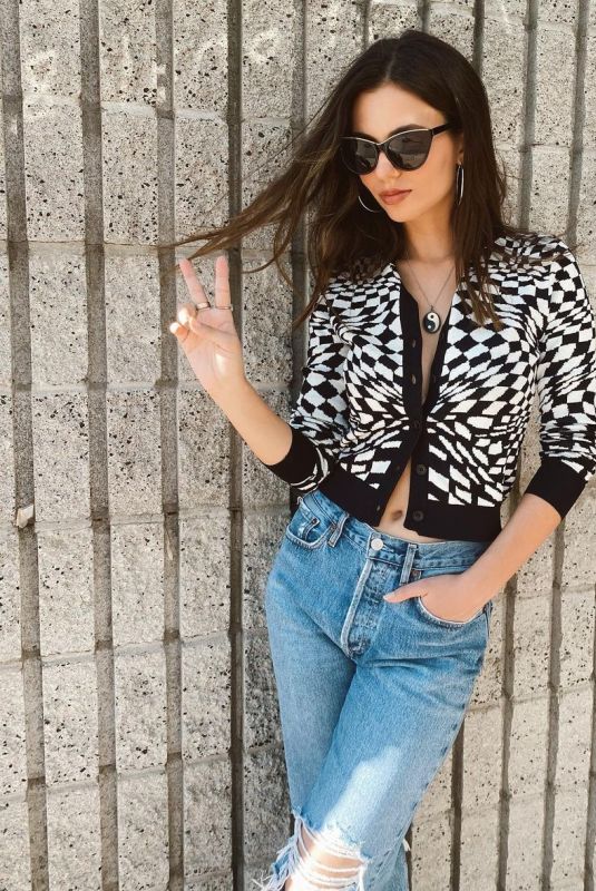 VICTORIA JUSTICE - Instagram Photos and Video 03/29/2022