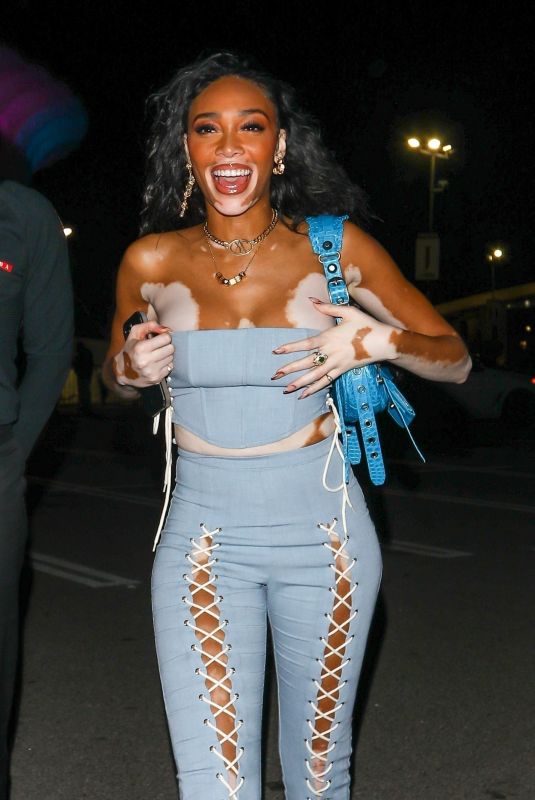 WINNIE HARLOW Leaves Dua Lipa