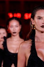 ALESSANDRA AMBROSIO at Alexander Wang Fall 2022 Runway Show 04/19/2022