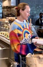 AMBER VALLETTA Shopping at Erewhon in Studio City 04/22/2022