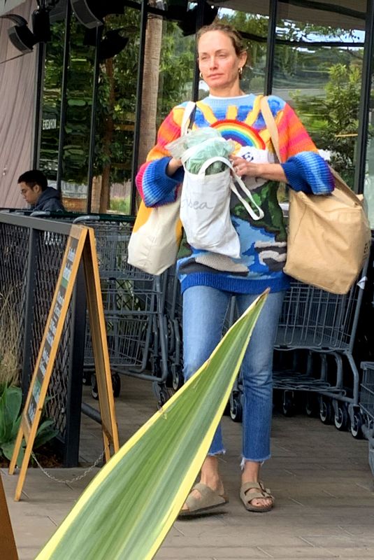 AMBER VALLETTA Shopping at Erewhon in Studio City 04/22/2022