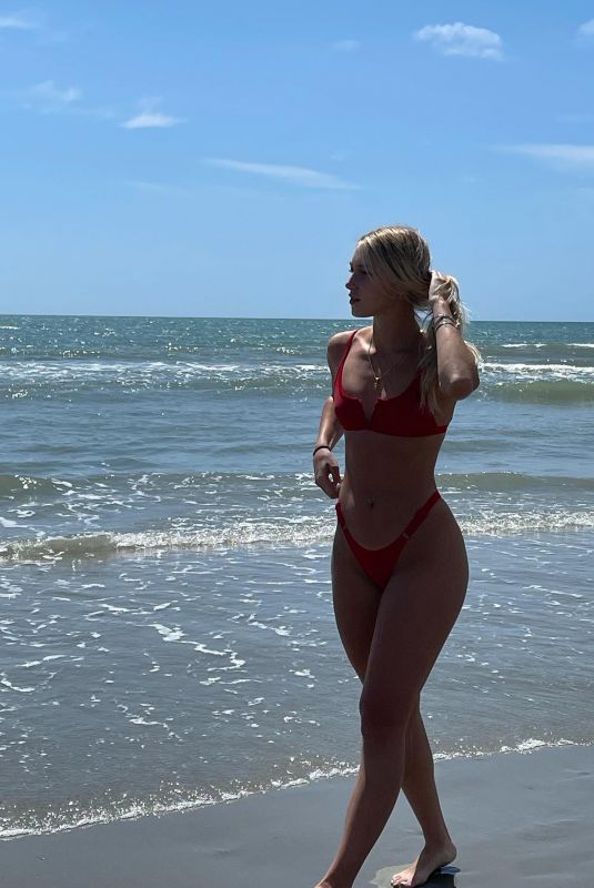 ANNABELLA CAMPAGNA in Bikini – Instagram Photos 04/18/2022