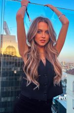 ANNE WINTERS - Instagram Photos 04/10/2022