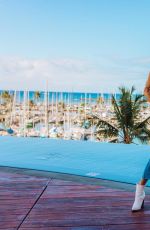ANNE WINTERS - Instagram Photos 04/25/2022