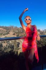 ANNE WINTERS - Instagram Photos 04/25/2022