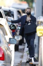 Simpson Angeles in yoga Ashlee Los Seen class after – Ashlee Simpson