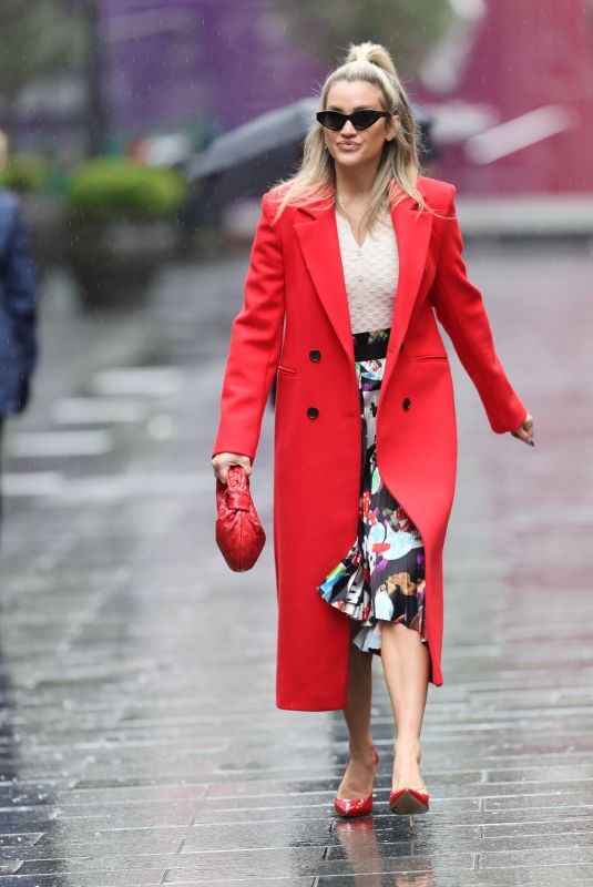 ASHLEY ROBERTS Leaves Heart FM Breakfast Show in London 04/04/2022