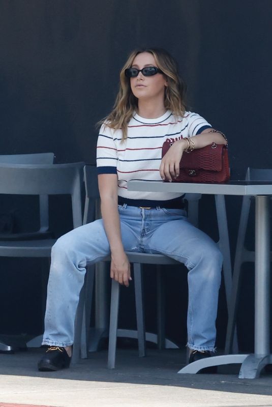 ASHLEYU TISDALE Out with a Friend in Los Feliz 04/25/2022