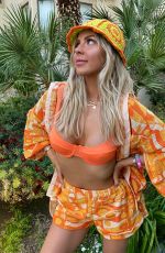 BEATRICE BOUCHARD - Instagram Photos 04/19/2022