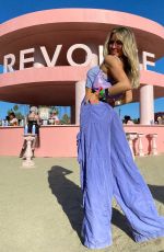 BEATRICE BOUCHARD - Instagram Photos 04/19/2022