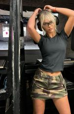 CAROLINA V MARIE - Instagram Photos 04/25/2022