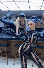 CHARLI XCX - Instagram Photos and Video 04/12/2022