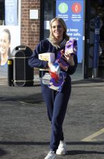 DANIELLE LLOYD Shopping at Tesco in Birmingham 04/10/2022