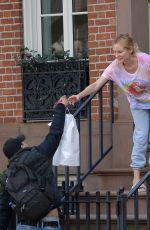 DIANE KRUGER Accept a Delivery in New York 04/17/2022