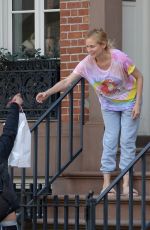 DIANE KRUGER Accept a Delivery in New York 04/17/2022