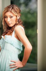 DICHEN LACHMAN at a Photoshoot, August 2006
