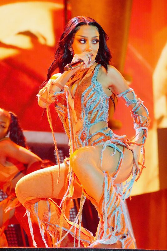 DOJA CAT Performs at Coachella Festival in Indio 04/17/2022