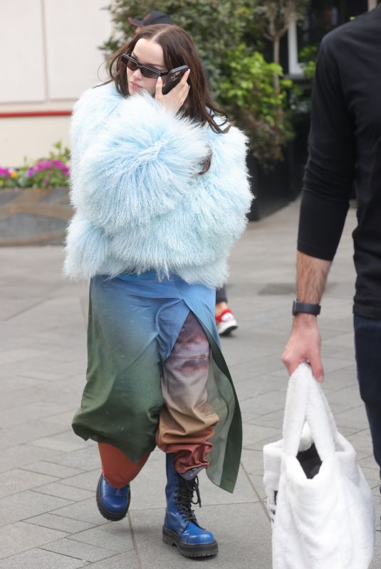 DOVE CMARON Leaves Capital Radio in London 04/15/2022