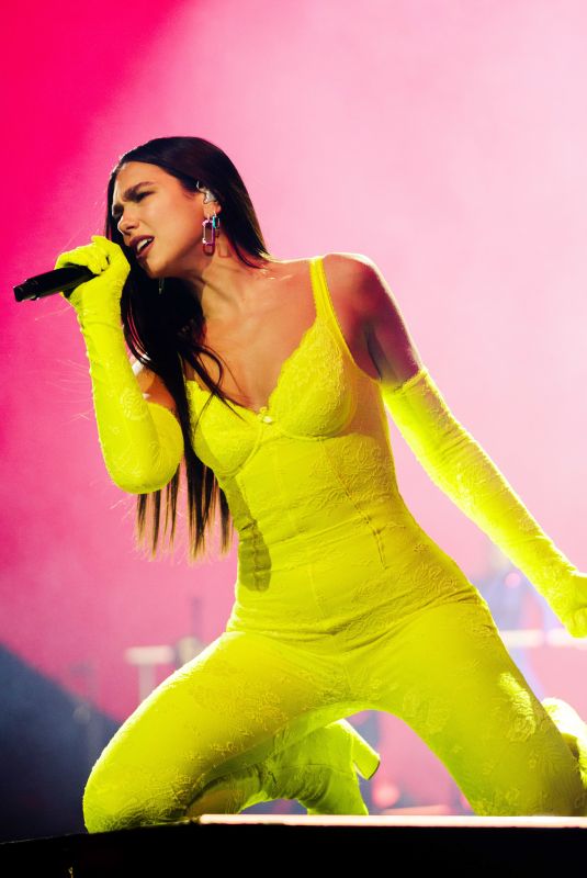 DUA LIPA Performs at Future Nostalgia Tour in Seattle 03/31/2022