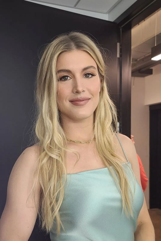 EUGENIE BOUCHARD - Instagram Photos and Video 04/19/2022