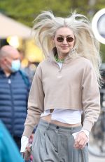 GIGI HADID Arrives at Her Apartment in New York 04/22/2022