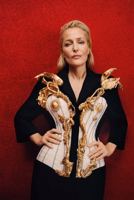 GILLIAN ANDERSON for L’Officiel Magazine, Italy May 2022