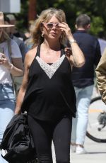 GOLDIE HAWN and Kurt Russell Out in Pacific Palisades 04/16/2022
