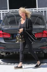 GOLDIE HAWN Out and About in Santa Monica 04/04/2022