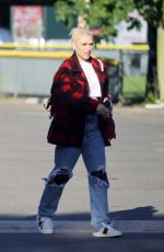 GWEN STEFANI in Ripped Denim Out in Los Angeles 03/31/2022