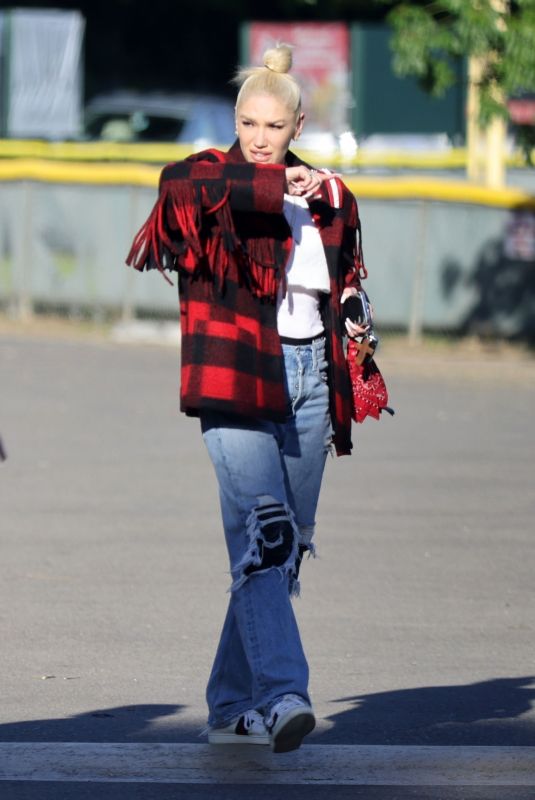 GWEN STEFANI in Ripped Denim Out in Los Angeles 03/31/2022