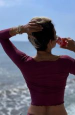 HALLE BERRY - Instagram Photos 04/12/2022