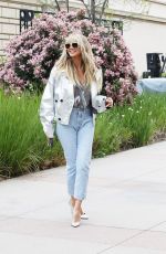 HEIDI KLUM Arrives at America