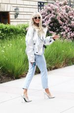 HEIDI KLUM Arrives at America