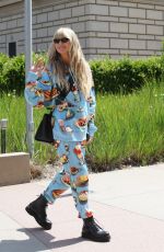 HEIDI KLUM Arrives on the Set of America
