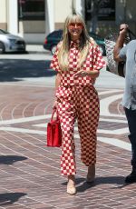 HEIDI KLUM Out and About in Los Angeles 04/14/2022