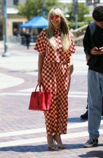 HEIDI KLUM Out and About in Los Angeles 04/14/2022