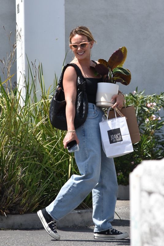 HILARY DUFF Picks up a Plant in Studio City 04/27/2022