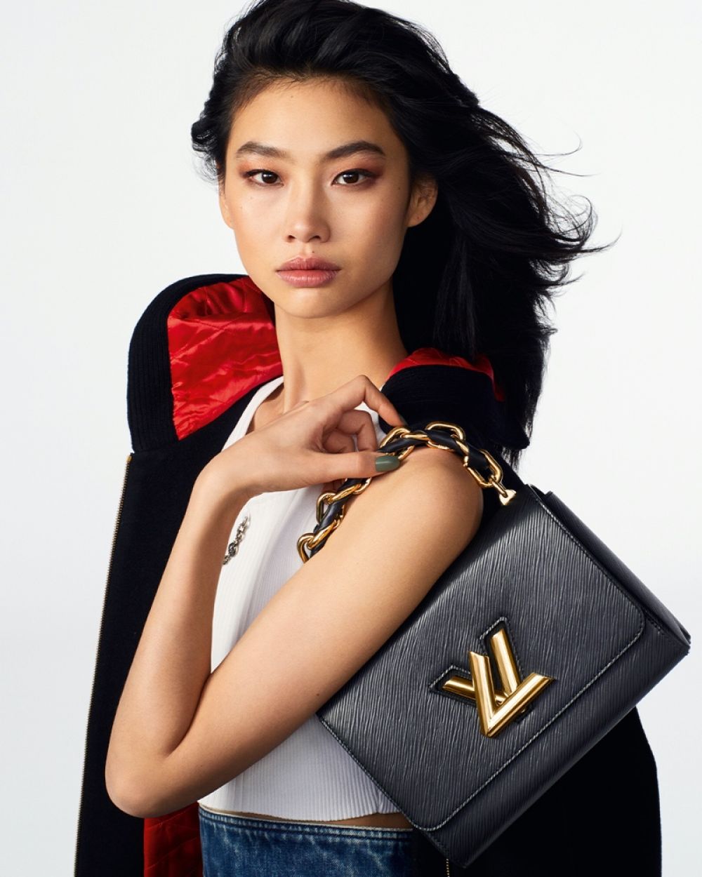 HOYEON JUNG for Louis Vuitton Spring/Summer 2022 Twist Handbags ...