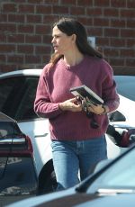 JENNIFER GARNER Heading to a Recording Studio in Los Angeles 03/30/2022
