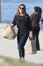 JENNIFER GARNER Out at Beach for a School Event in Santa Monica 03/31/2022